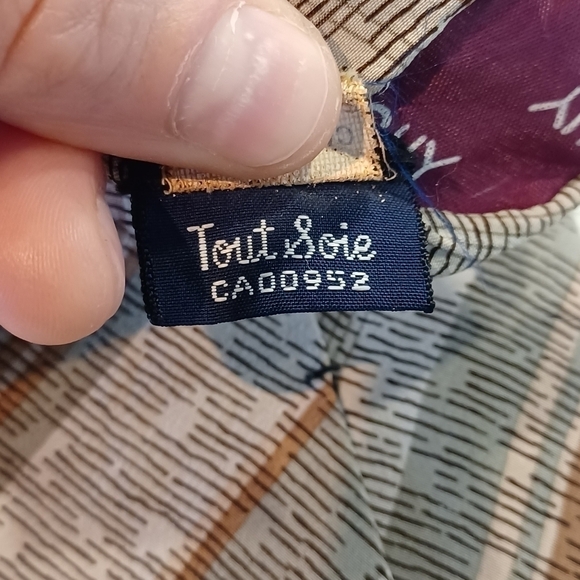 Auth! Givenchy tie - Picture 5 of 7